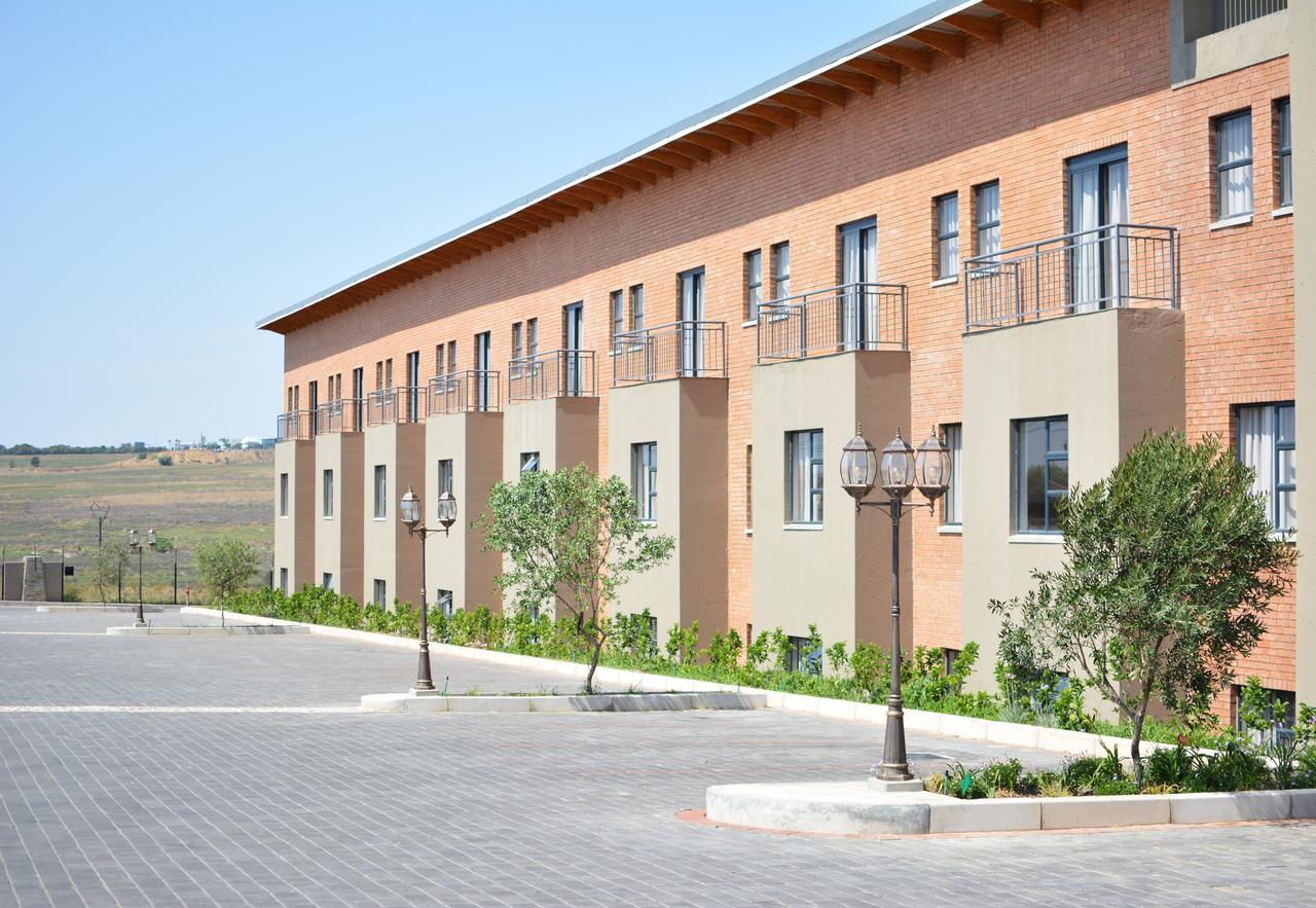 Regal Inn Hotel Midrand Exterior photo